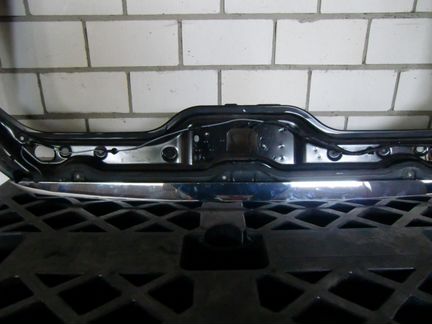 Рамка стекла багажной двери Mercedes V-klass W447