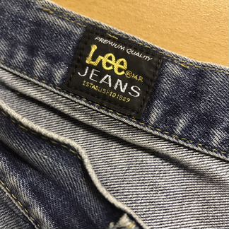 Джинсы Lee