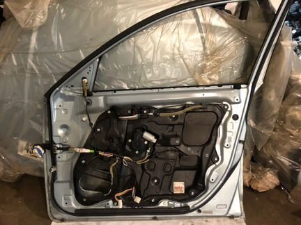 Дверь передняя правая Mazda 3 BK Z6 2007