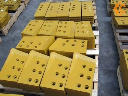 Нож отвала центральный 154-70-11314 для D85P-21