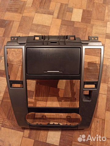 Центральная панель на Ниссан Тиида 2009