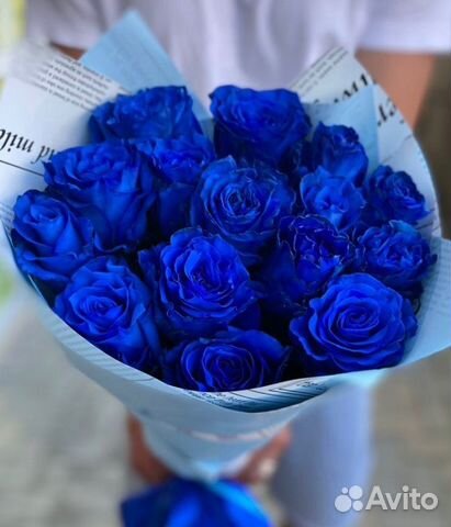 Фантастический букет голубых роз