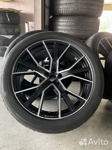 Оригинальные колеса на Audi Q8 / SQ8 R22