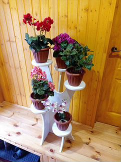 Напольная подставка для цветов