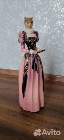 Фарфоровая леди- кошка в платье