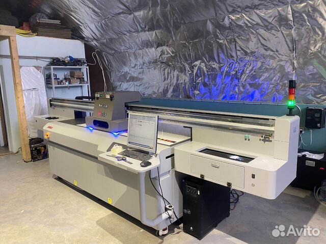 Планшетный уф-принтер uvip