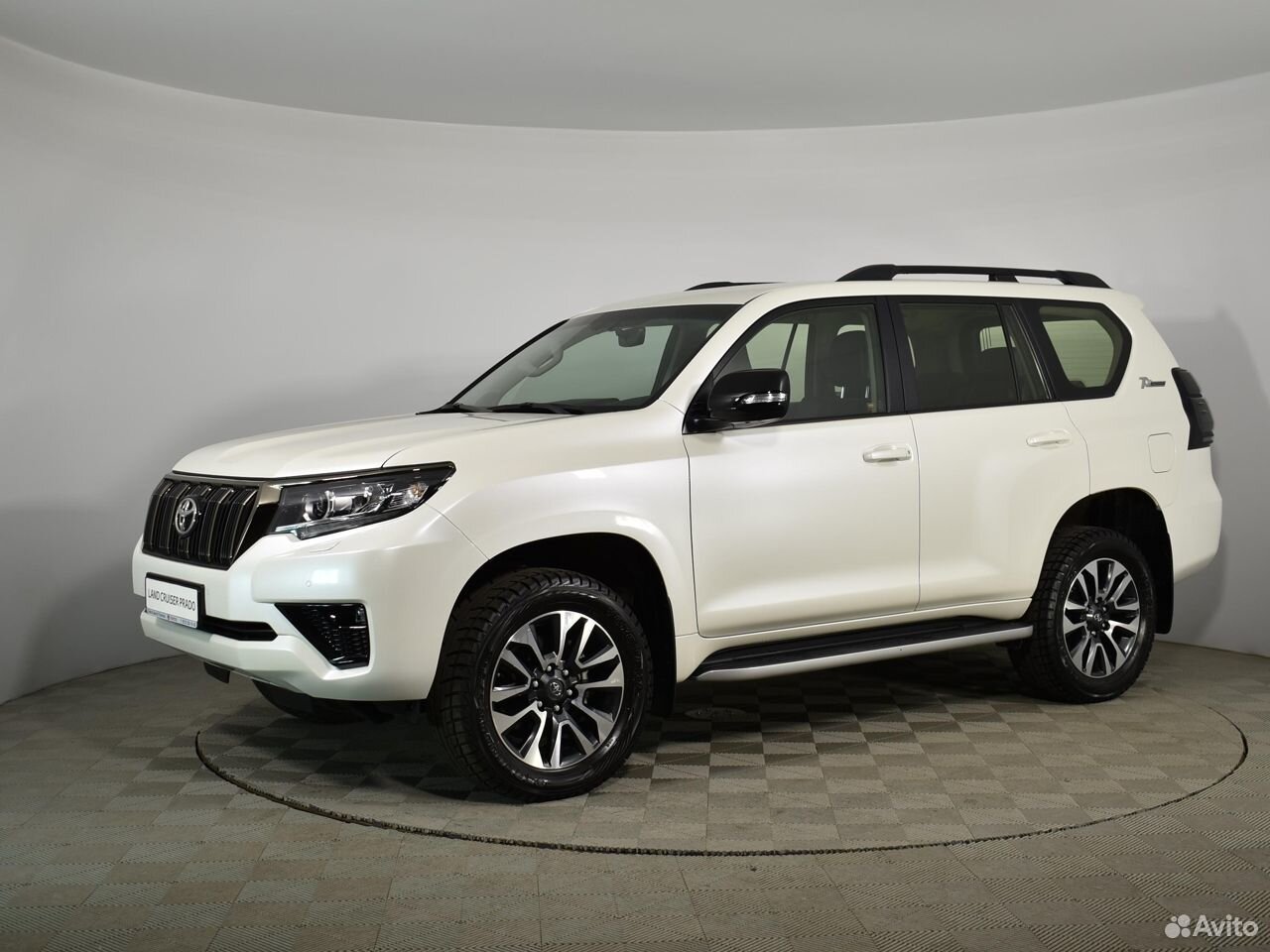 toyota land cruiser prado 2022 интерьер