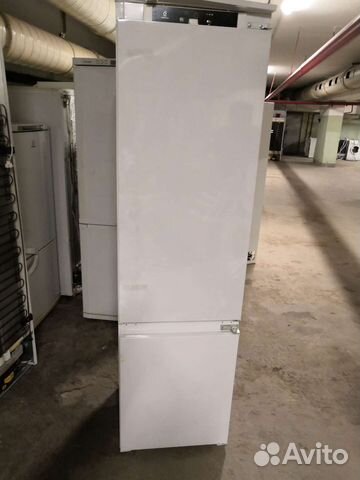 Встраиваемый холодильник whirpool