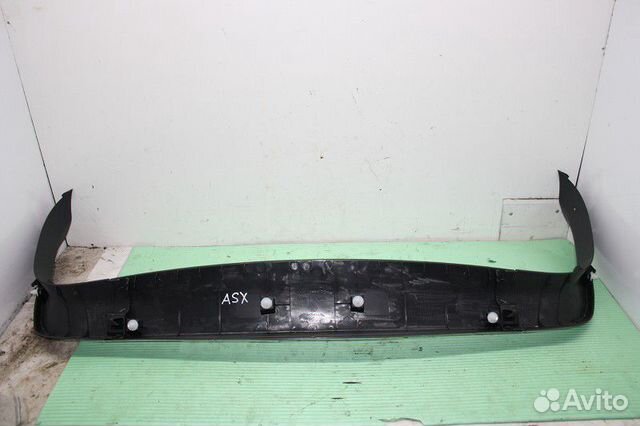 Обшивка двери багажника Mitsubishi ASX I рестайлинг 2 (2016—2020)