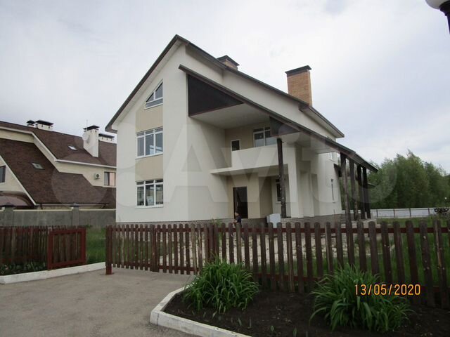 Дом 394,4 м² на участке 10,5 сот.