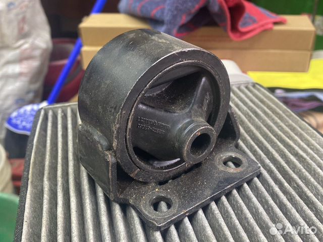 Подушка двигателя