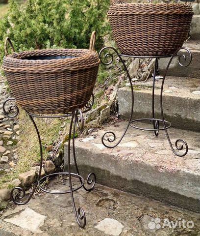 Подставка для цветов металлическая