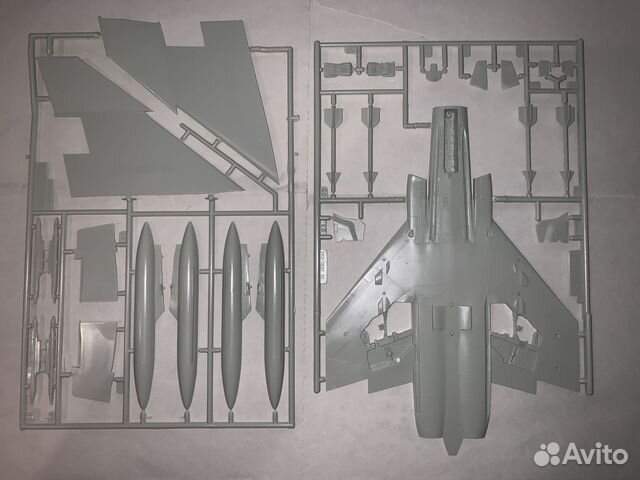 Продаю сборную модель 1/48 самолёт F-4C Phantom 2