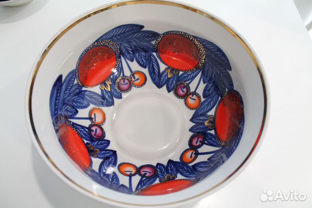 Фарфоровое блюдо Вишня Трегубова Коростень