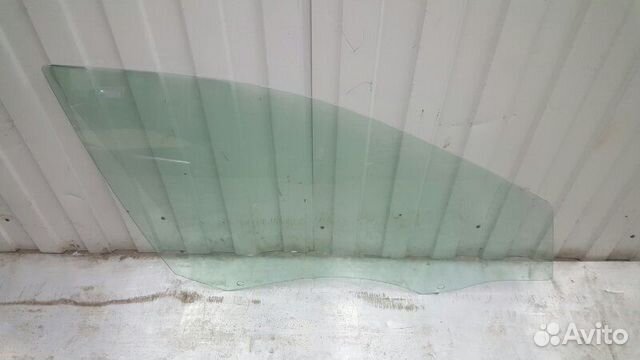 Стекло двери переднее правое Skoda Octavia 5E3