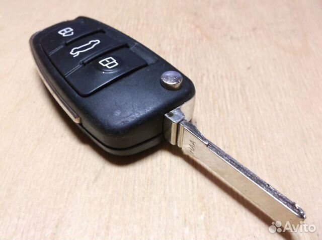 8P0 837 220 выкидной чип ключ Audi