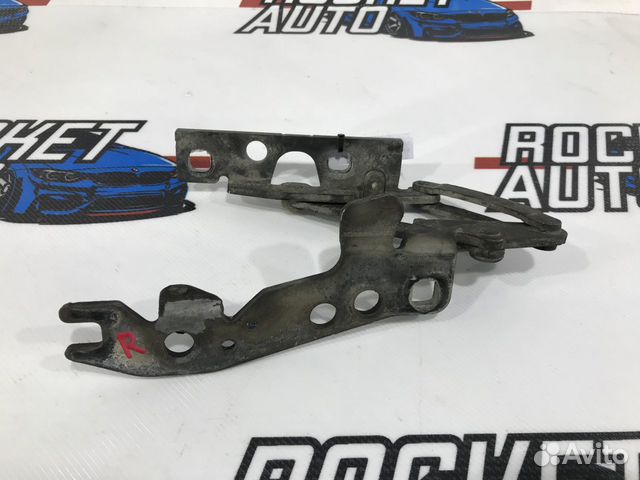 Петля капота правая BMW X5 E53 41617006124