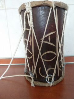Барабан из Индии новый Дерево, кожа, ручная работа
