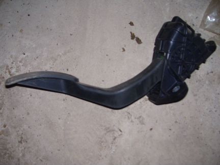 Мазда 6 GG педаль газа