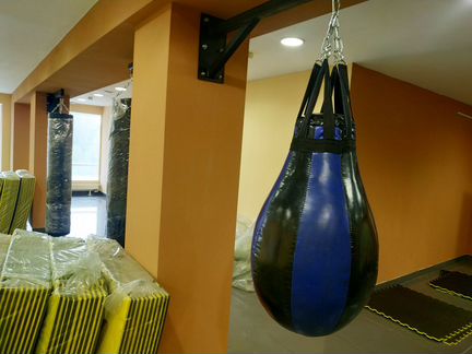 Боксерские мешки и груши профессиональные