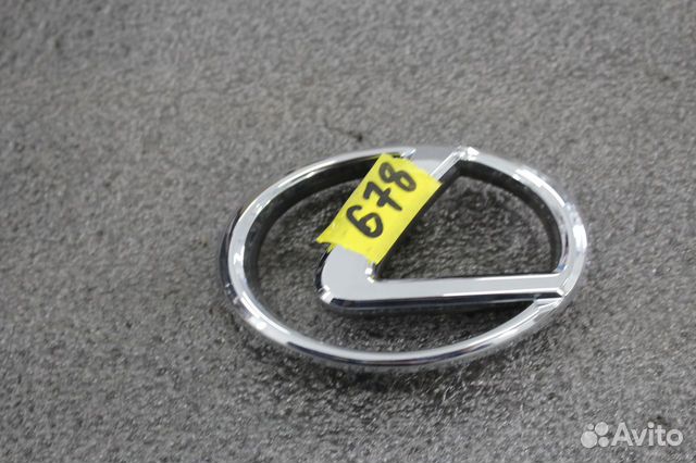 Эмблема багажника lexus