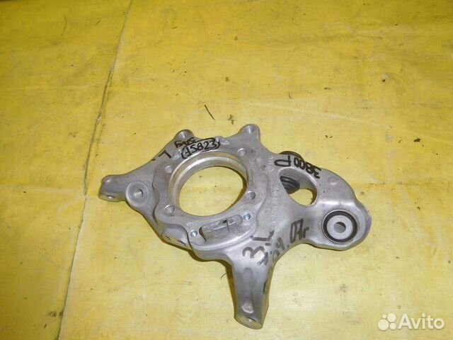 Цапфа задняя левая Mercedes 204C 07-14г 15823