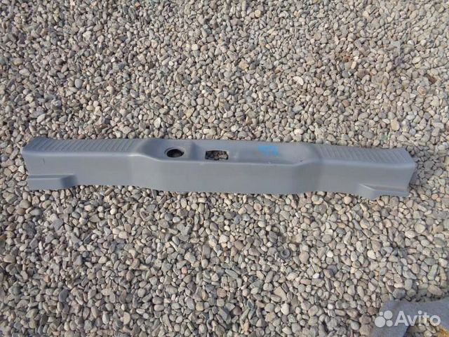 Накладка замка багажника Nissan Presage U30 KA24DE