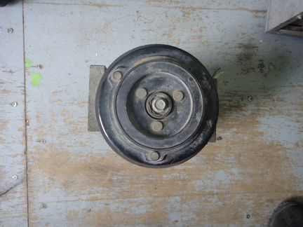 Компрессор кондиционера б/у Nissan X-Trail T31