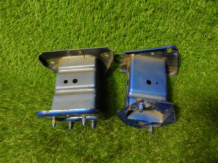 Кронштейн усилителя переднего бампера Note E11