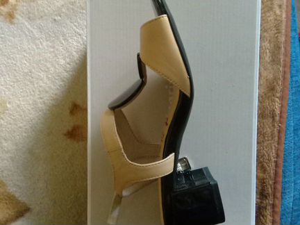 Женские босоножки новые tamaris