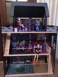 Домик Monster High