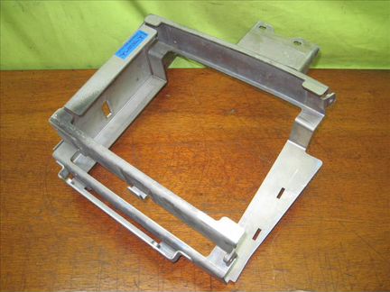 Кронштейн доп радиатора Mercedes W463 Мерседес Гел