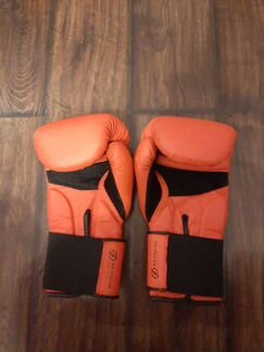 Боксерские перчатки 10 oz