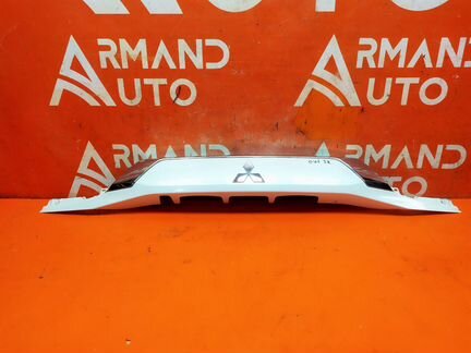 Накладка двери багажника Mitsubishi Outlander 3