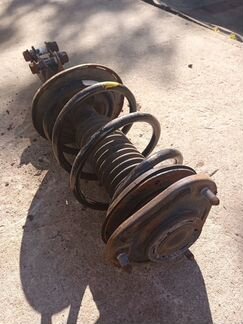 Амортизатор передний правый Тойота Королла 150