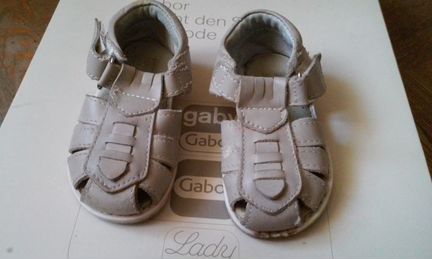 Детские сандалии