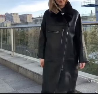 Натуралтная удлиненная дубленка в стиле Беленсиага