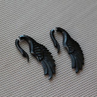 Серьги обманки Черный Лебедь