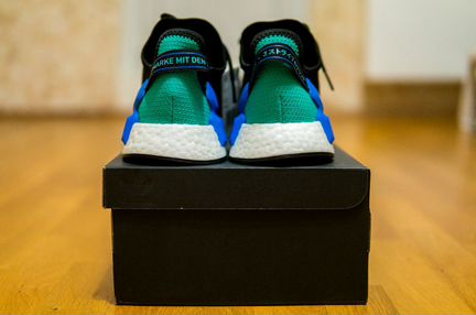 Кроссовки Adidas NMD R1 V2 размер 10US