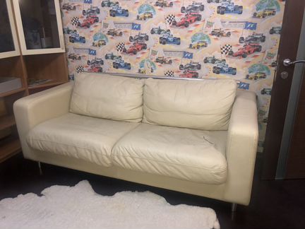 Кожаный диван
