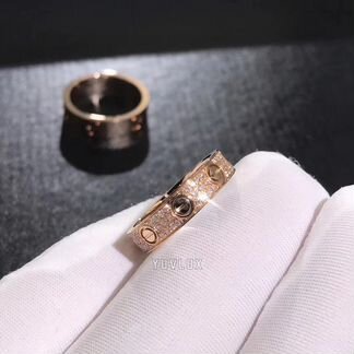 Золотое кольцо Cartier Love с бриллиантами 0.31 ct