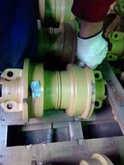 Каток опорный двубортный на D6R, D180, 850J, PR732
