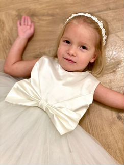 Нарядное платье с бантом