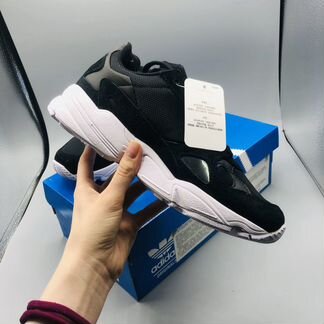 Adidas Falcon