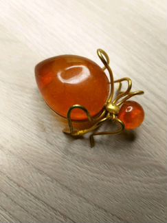 Брошь янтарная винтаж