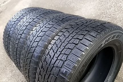 225/65/17, Dunlop, комплект, шипы