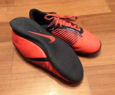 Детские футбольные бутсы nike для зала б/у