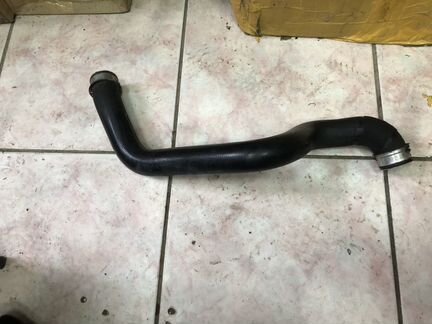 Патрубок радиатора Mercedes S221 W221