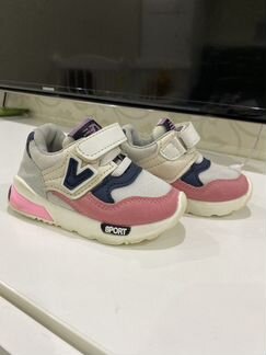 Кроссовки для девочки 21