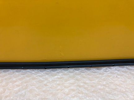 Уплотнитель капота Nissan Patrol Y62 2010-2020